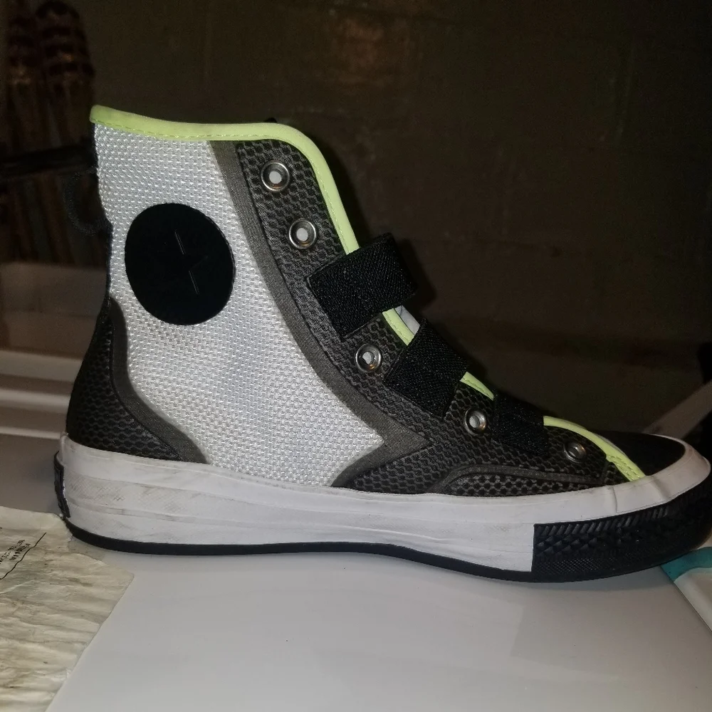 Converse - Picture 2 of 3